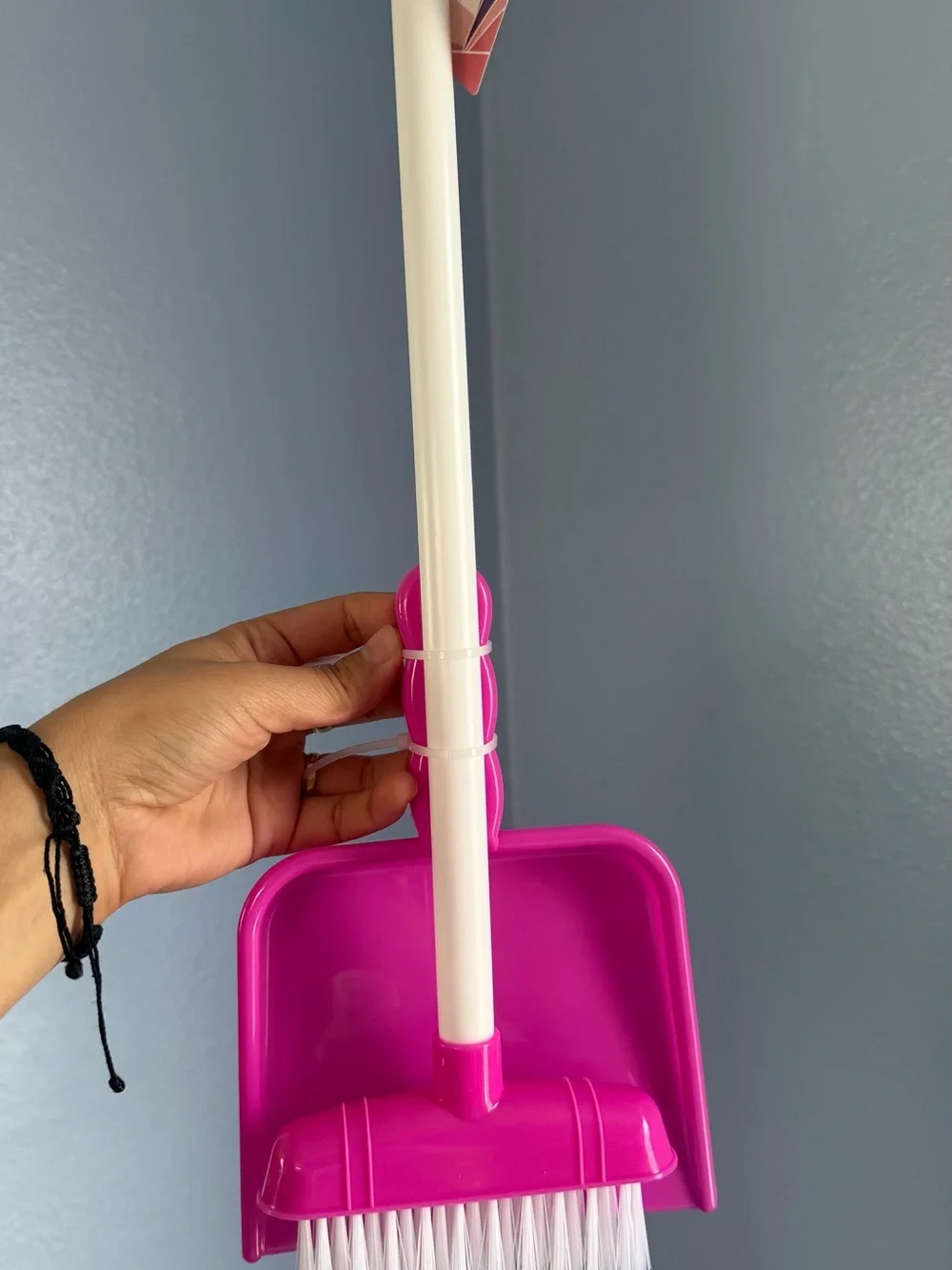 Kid’s cleaning pretend toy Dustpan & Broom Set in Bright Pink
